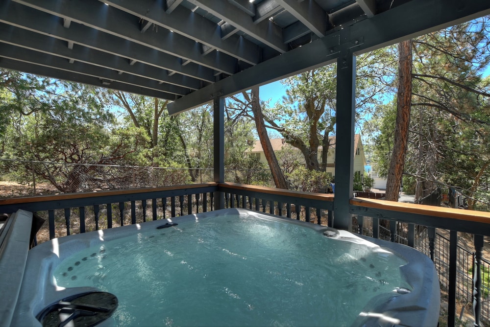 Casa Del Lago Spacious 4 Story Gated Home