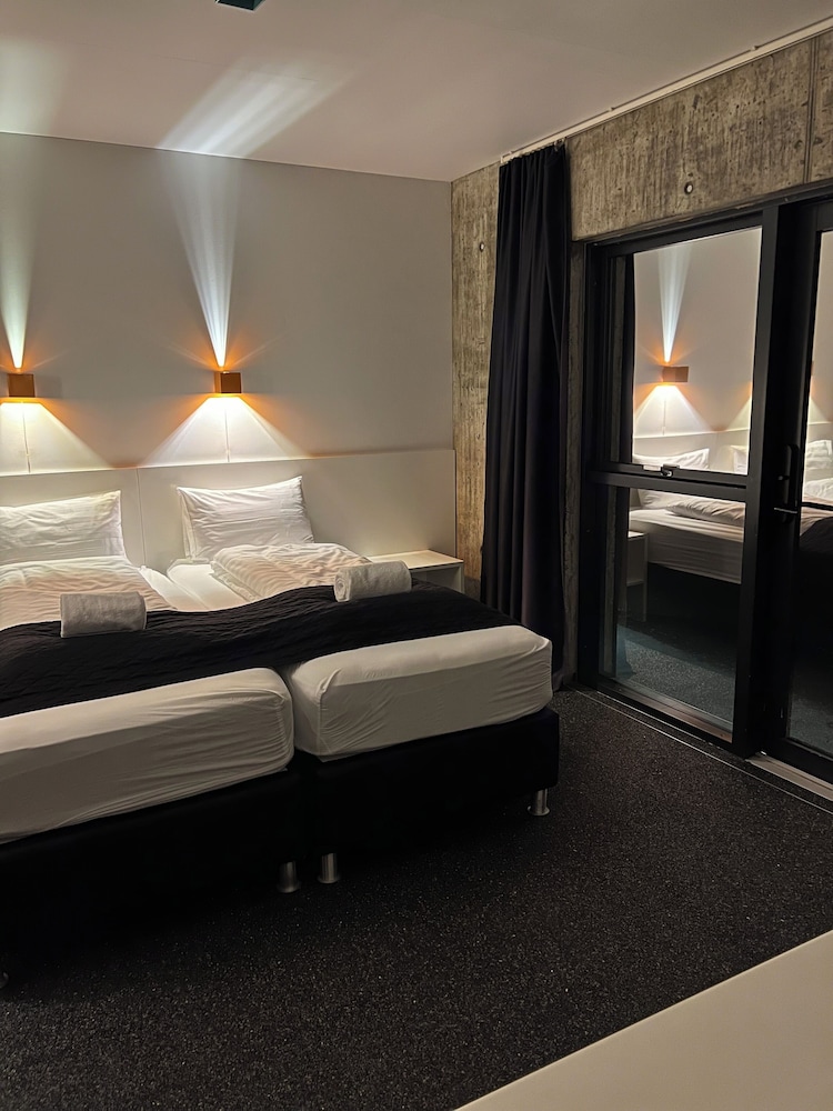 Seljavellir Guesthouse