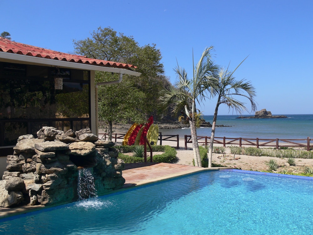 Marsella Beachfront B&B