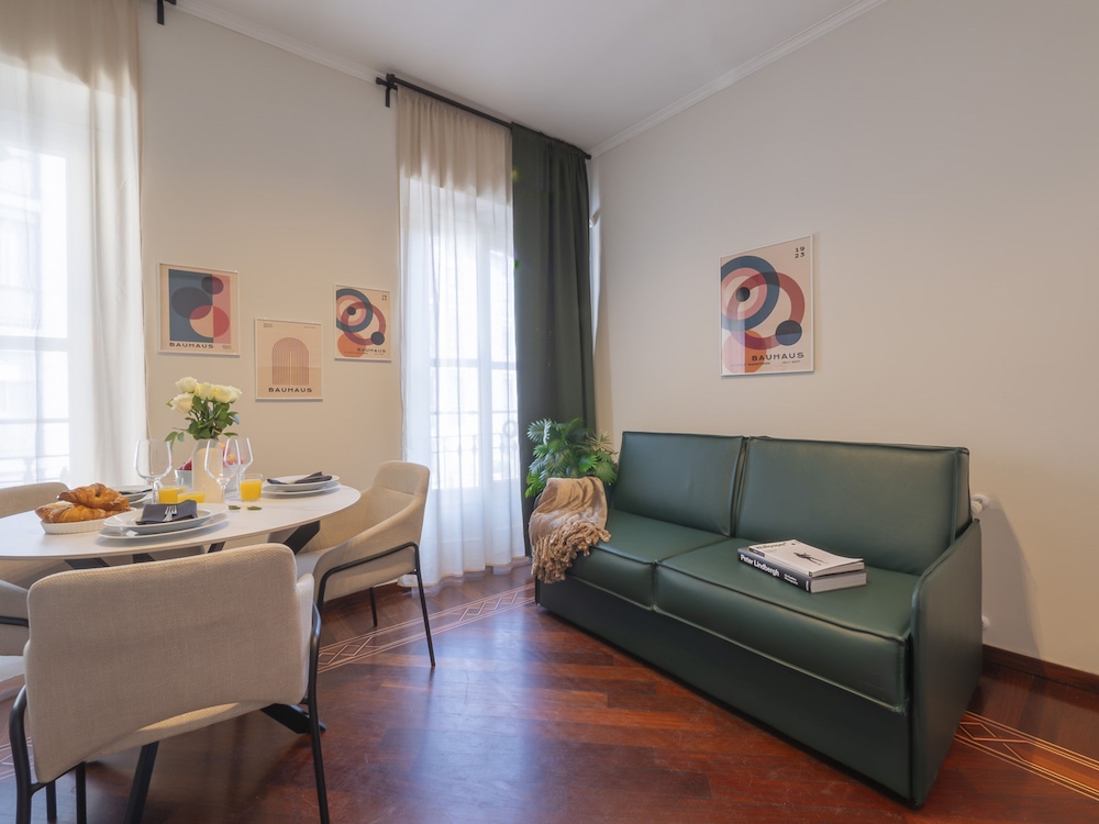 Corso Venezia - Elegant 1 BR apt With Shared Rooftop Terrace in the Heart of Milan