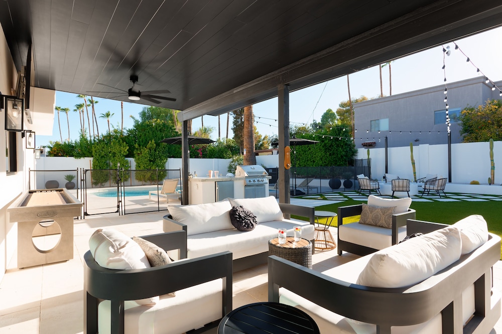 D&G Retreat-resort Style Backyard-north Scottsdale
