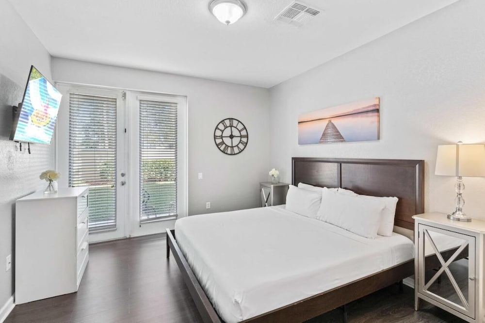 Vista Cay Swanky