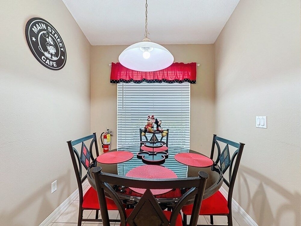 Spacious 4 Bed Villa With Pool/spa And Game Room 4 Bedroom Villa