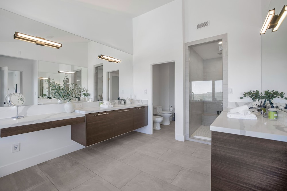 Stradella View - Bel-air Oasis w/ Infinity Pool & Stunning Panoramic Views