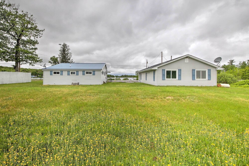 Pet-friendly Togus Pond Home: Kayak & Canoe! view 4