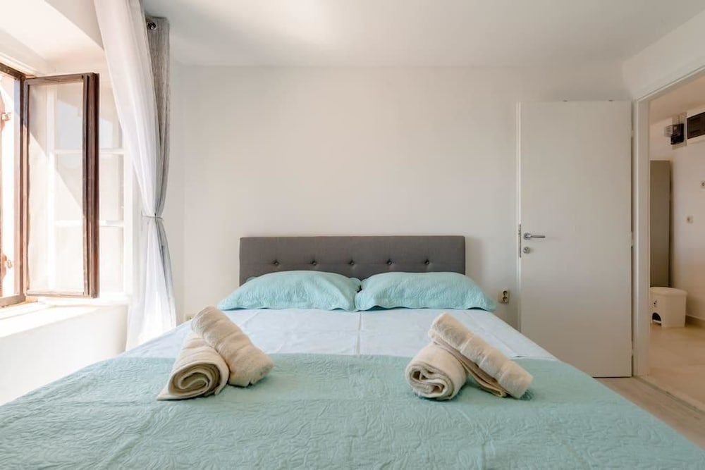 Luxury Apartment Ladovina view 3