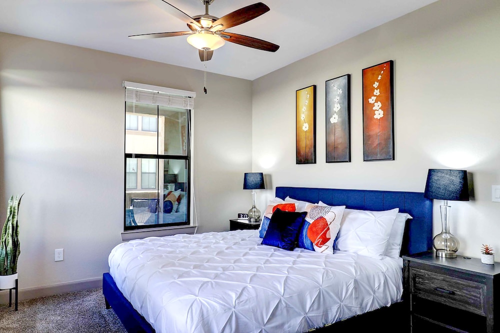Rooftop Pool with Views-King Beds-Parking 1123 - Property Image 5