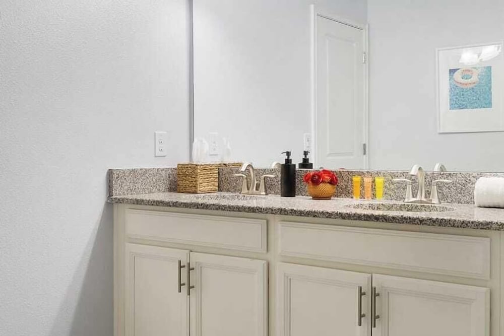 Sleeps 16! 8bdr Kid Haven w/ Pool & Arcade Orlando Resort Retreat by Avantstay