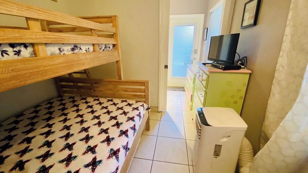 Cozy 2BR in Hollywood FL Pet Friendly