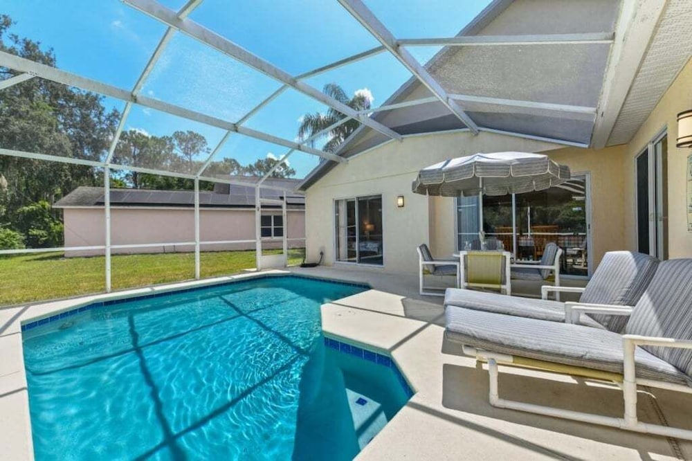 Reserve Retreat - Gated 4br With Pool Near Disney 4 Bedroom Villa