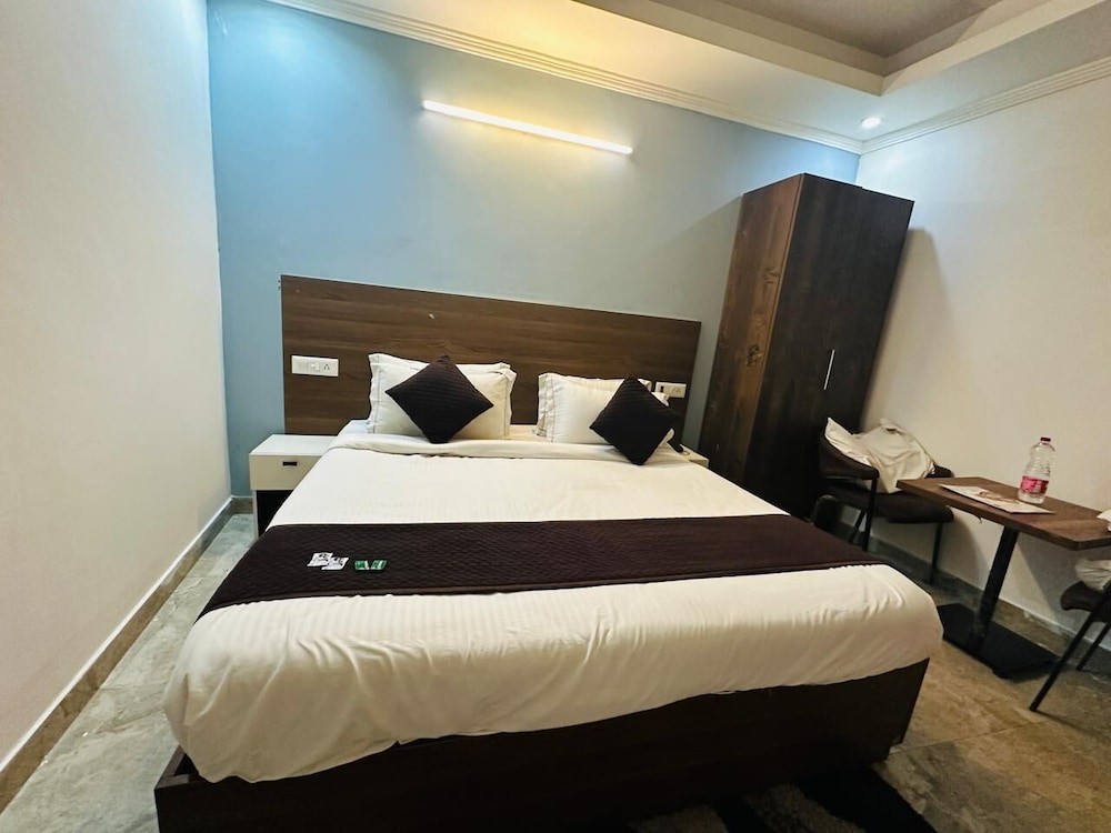 Hotel S.R. Plaza