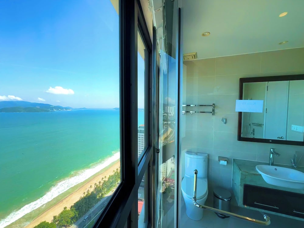 Gold Coast Balcony Serviced Apartment