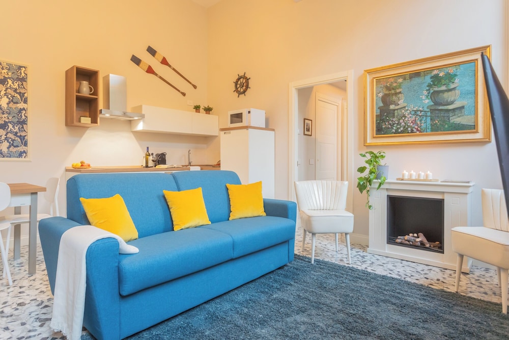 Cinque Giornate 70 Suites by Rent all Como
