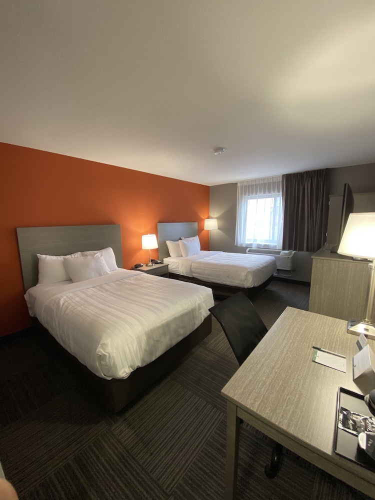 Quality Inn & Suites Hammond Near I-8090