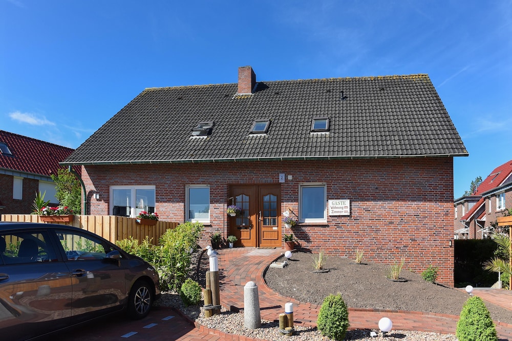Ferienwohnung in Bensersiel, 300 m vom Strand Entfernt