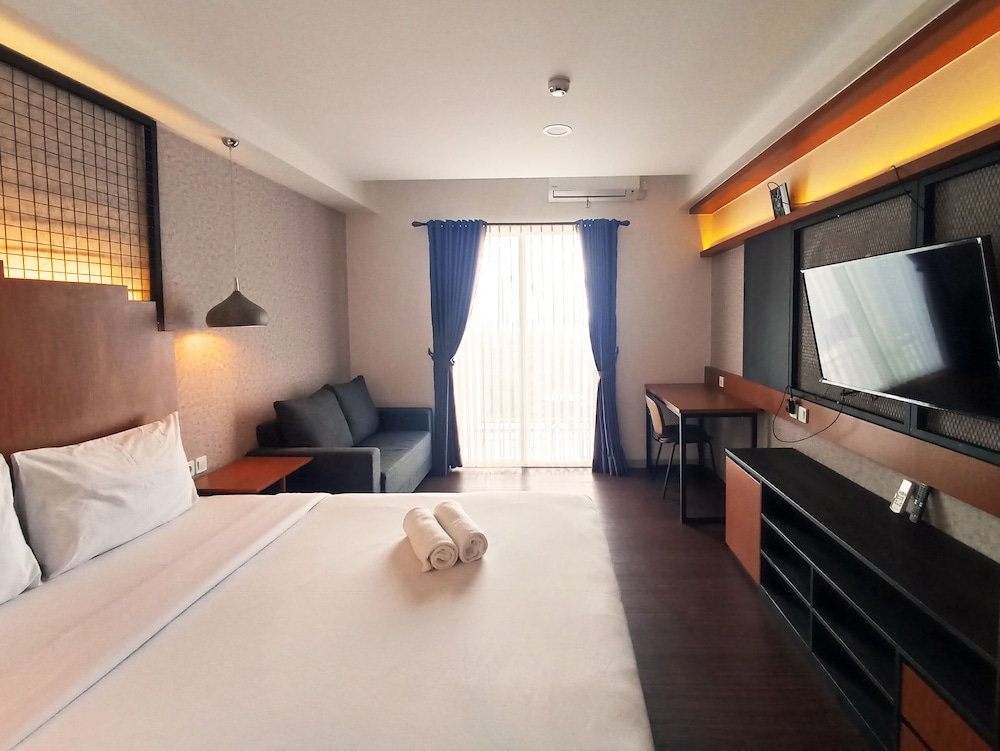 Fancy And Comfortable Studio At Mataram City Apartment view 3
