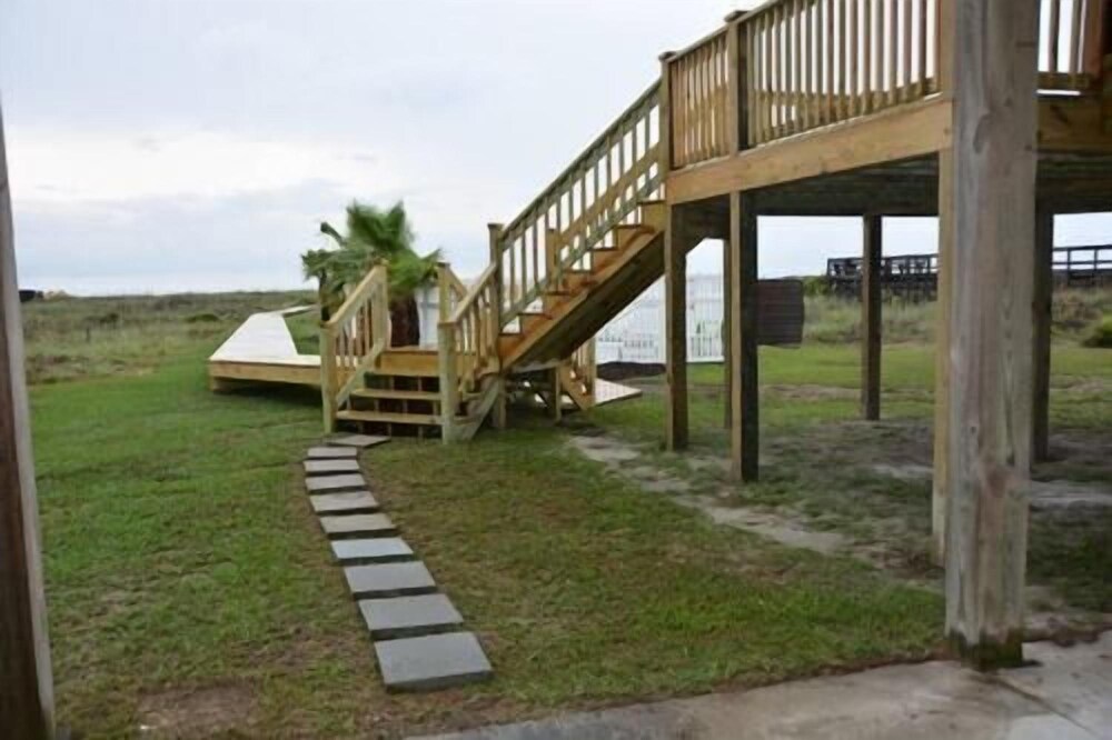 Raising The Bar 5 Bedroom Home by RedAwning