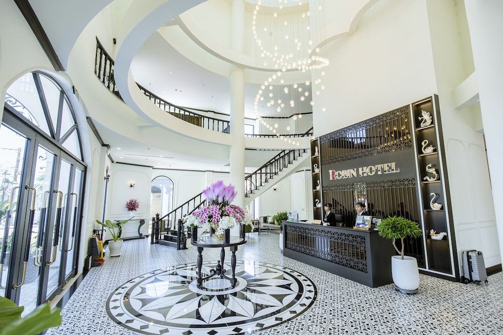 Lobby & Reception