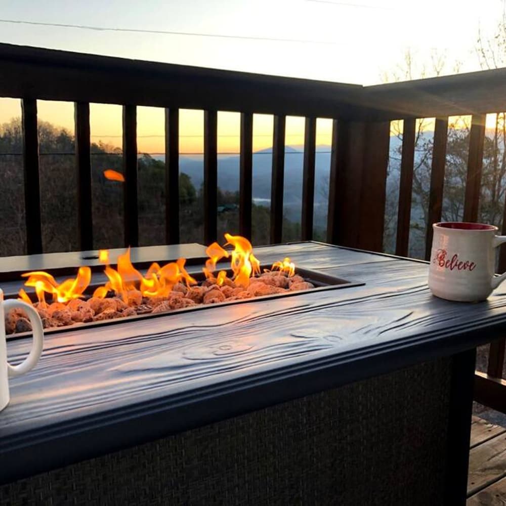 Gorgeous Cabin w Great Views Pool Game Room view 3