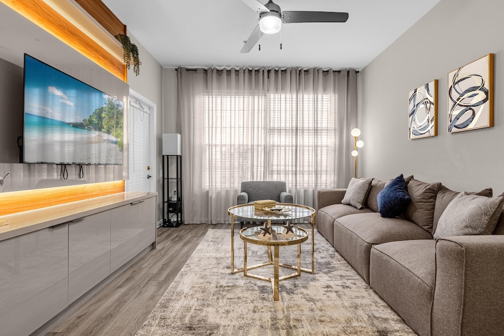 2306 SP - Disney Villa: 2br, Pool, Near Magic!