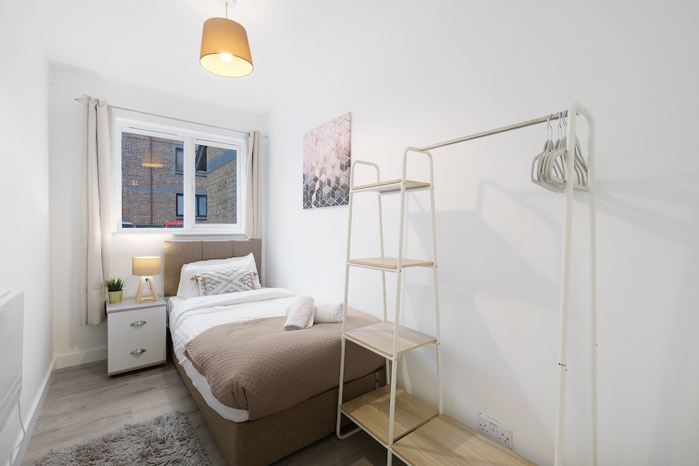 Charming 2 Bed 1Bath Apt -Transom Square