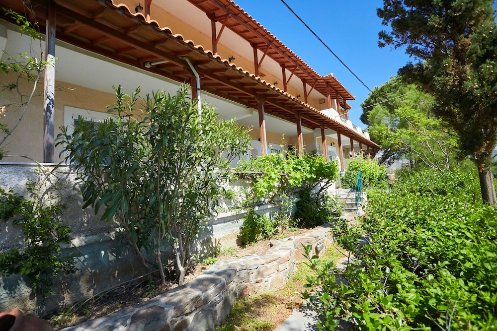 Zorbas Volissos Apartments Chios