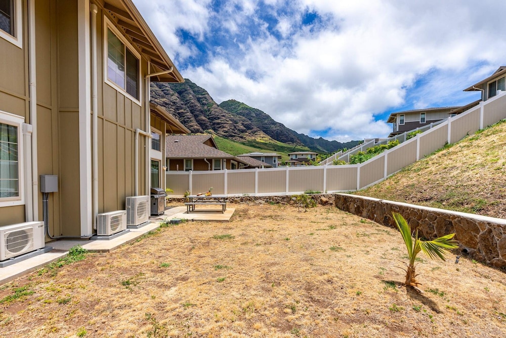 @marbella Lane - Elegant 3BR w/ Marvelous Views