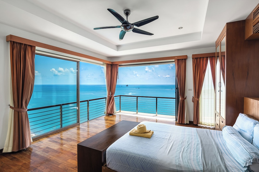 Villa Azure with Infinity Pool view 2