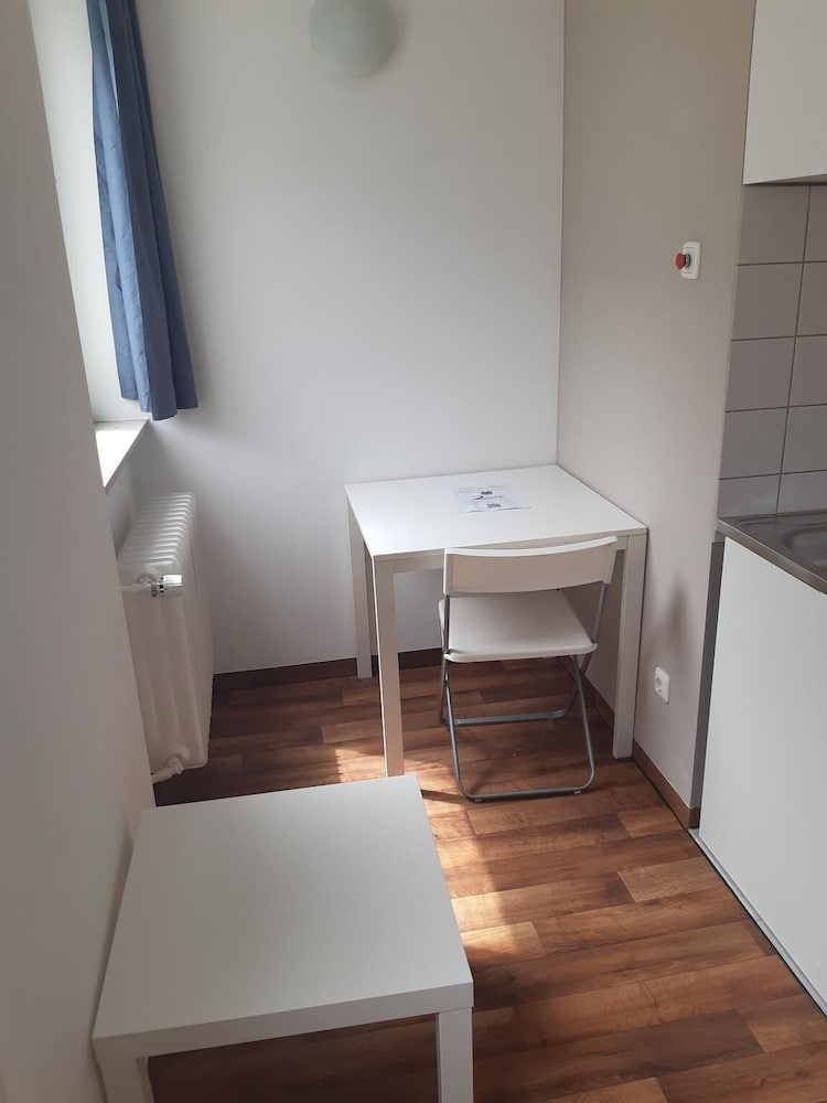 2-Rent Group Hostel Apartments SEN14