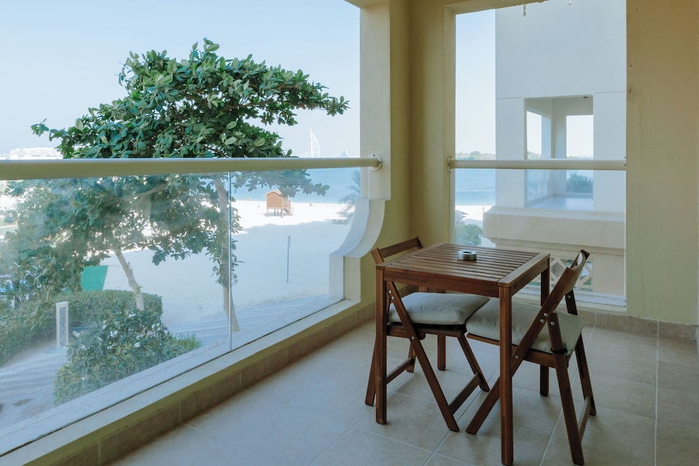 1BR with Ocean Views Palm Jumeirah