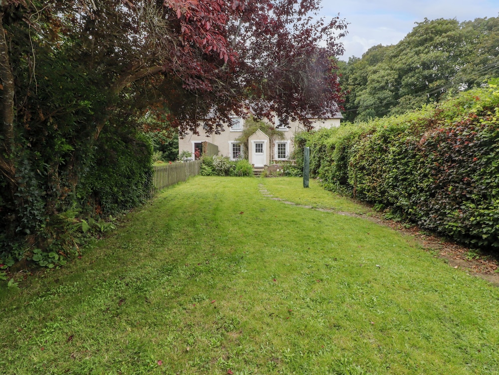 2 Cheriton Cottages