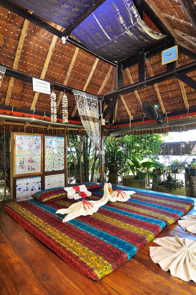 Phi Phi Relax Beach Resort