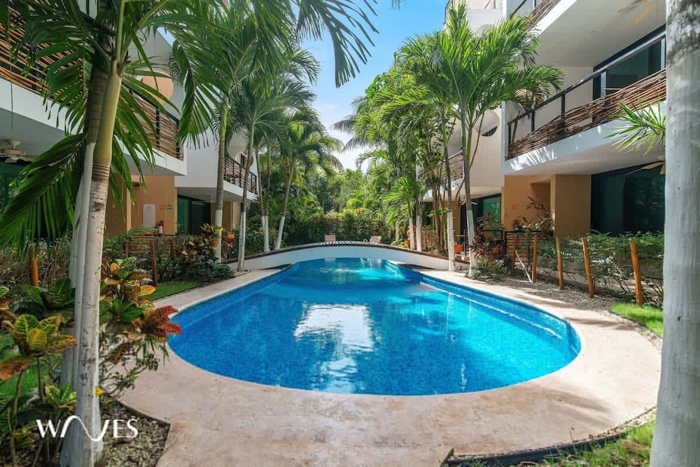 2 Br Luminous and Spacious Pool View Apt
