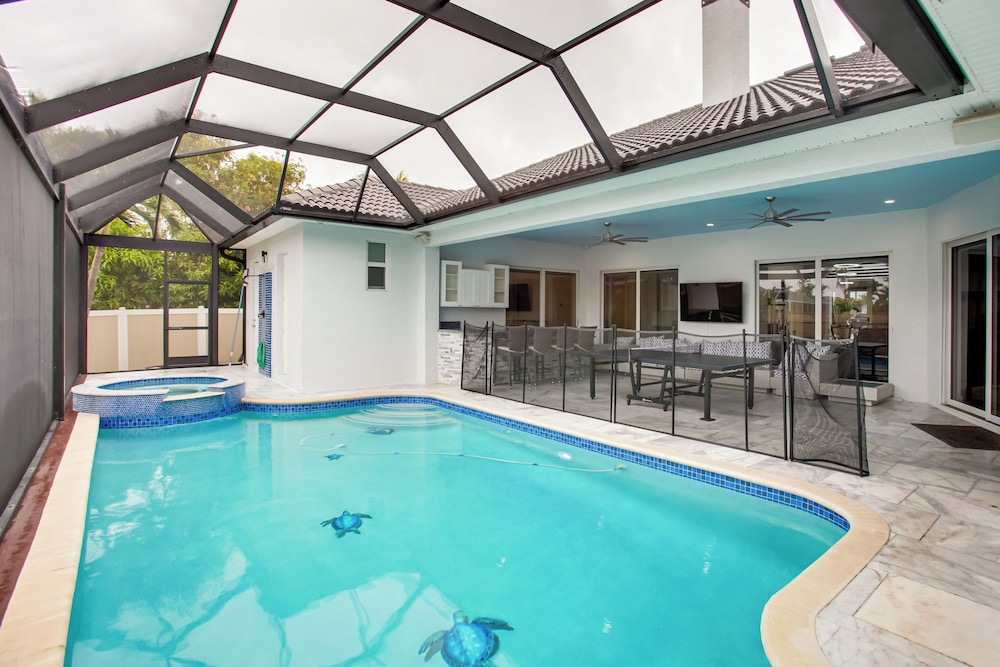 Outdoor Oasis: Family-friendly Cape Coral Home