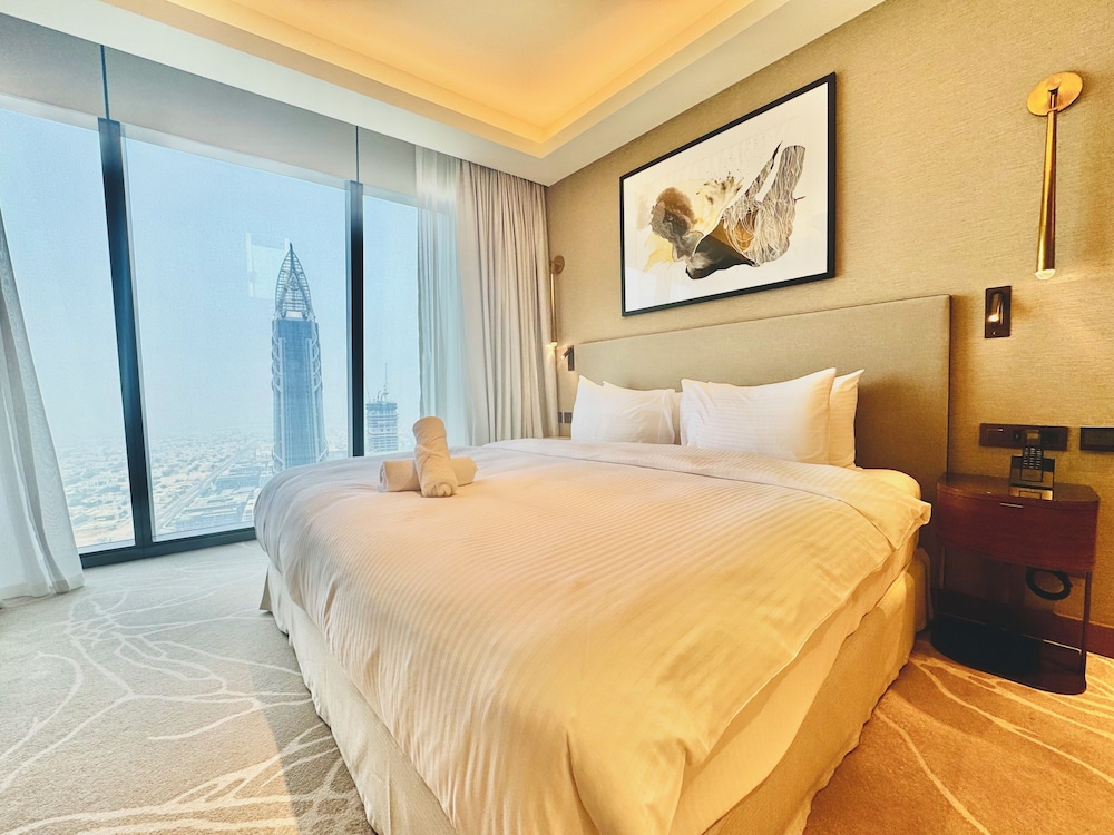 Venduras -Majestic Luxe 2BR Address Opera