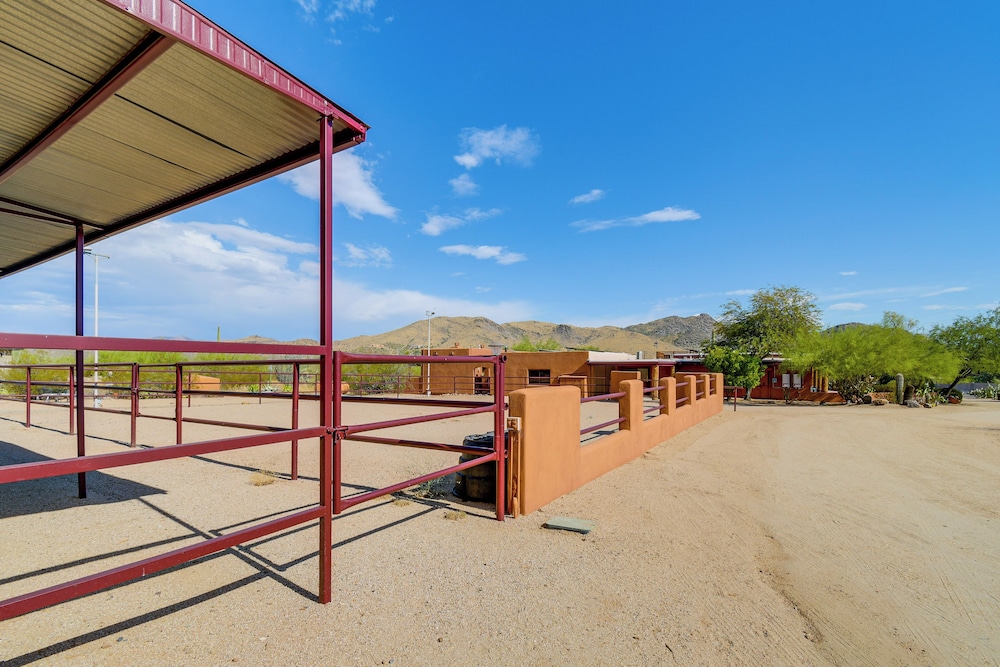 'full Circle Ranch' w/ Pool & Views in Cave Creek