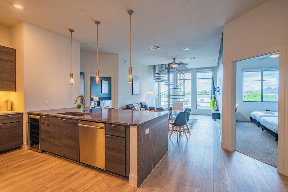 ROVE LIVING/KB - Scottsdale Grand
