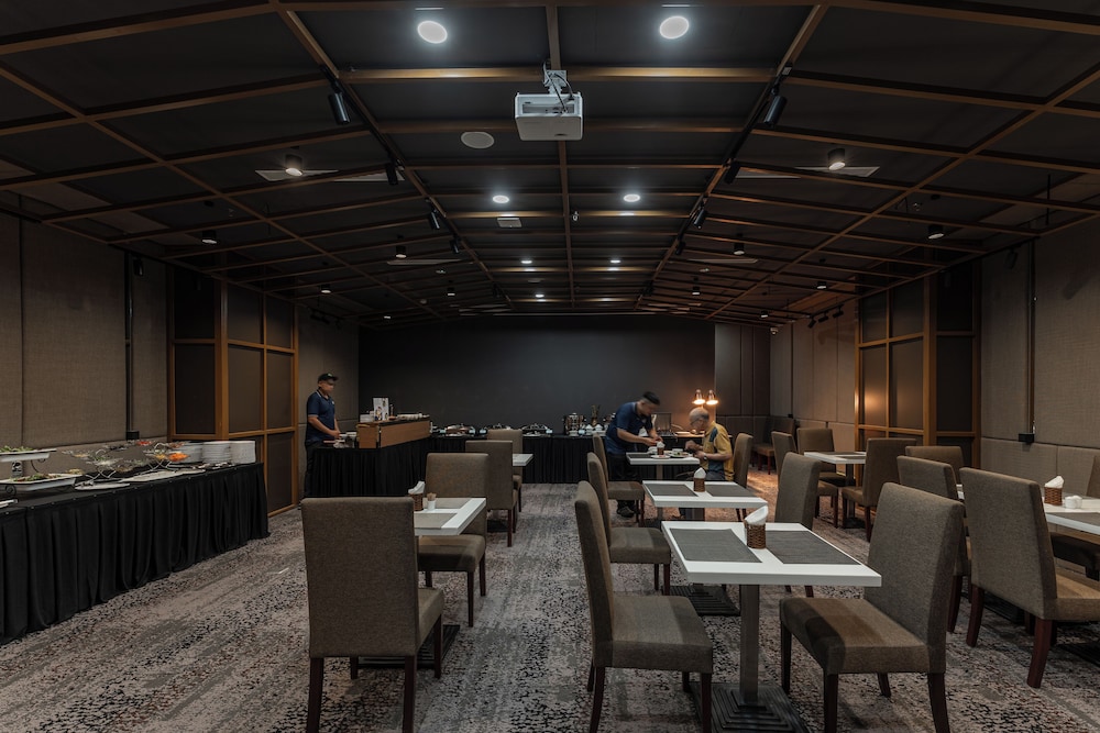 Kin Hotel Thai Van Lung 20