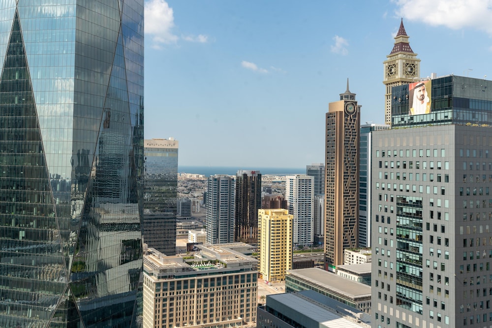 Lux BnB Burj Daman DIFC Sea View
