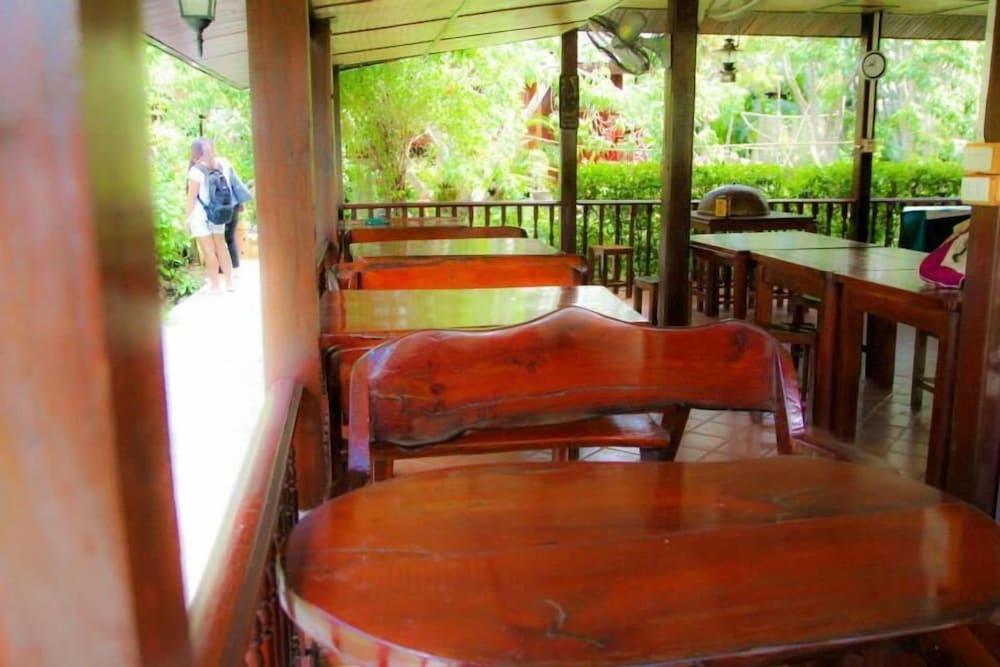 Baansuanlynjee Maeklong Resort