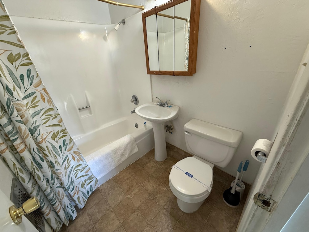 Columbia Inn Motel CA 49