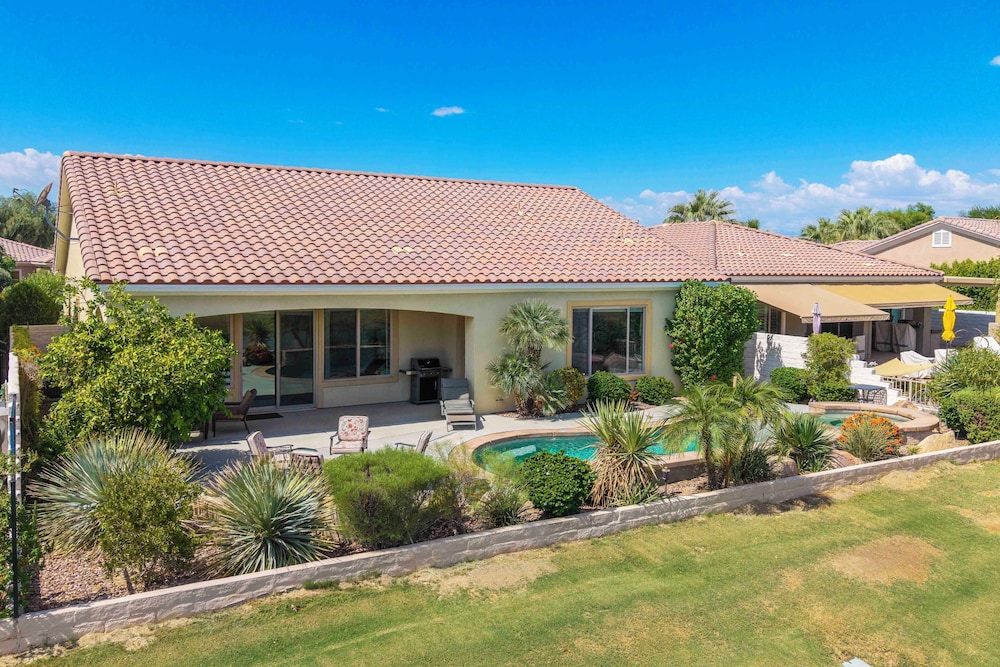 Desert Fairway Oasis