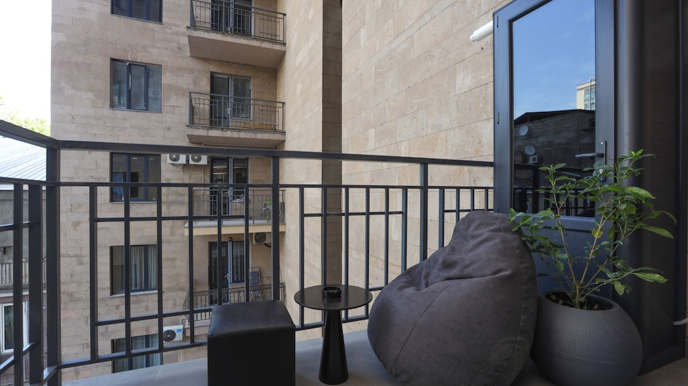 Stay Inn on Buzand Str. 97
