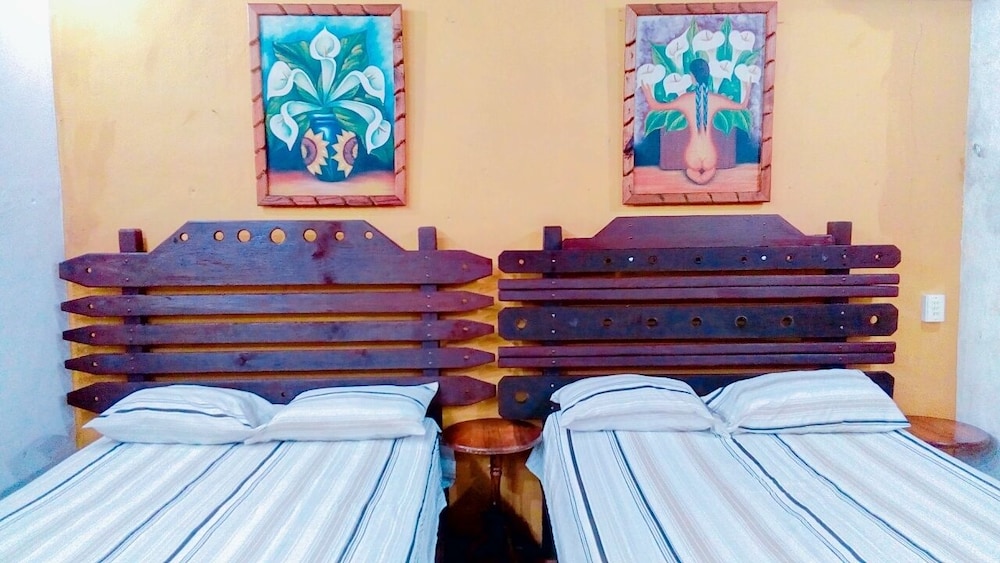 Hostal y Camping Villa Mercedes