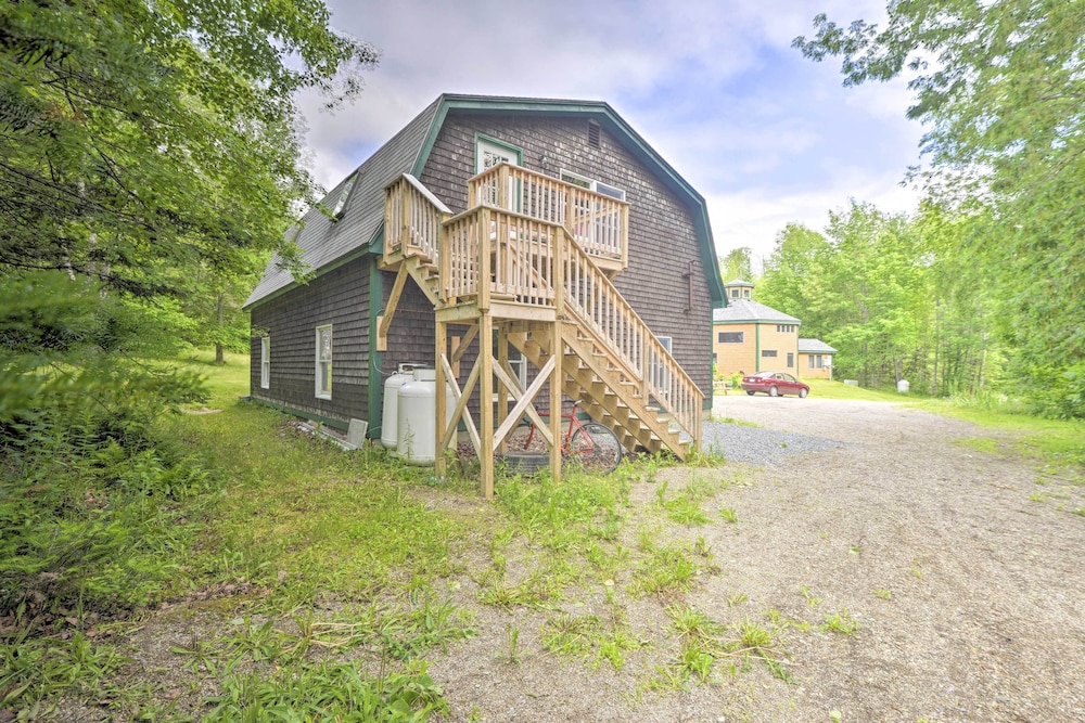 Pet-friendly Prospect Apartment: 7 Mi to Beach!