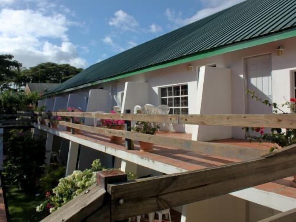 Summerland Suites