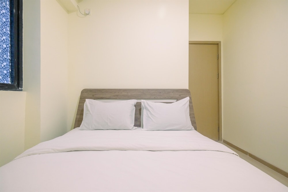Beautiful and Strategic 1BR Meikarta Apartment view 3