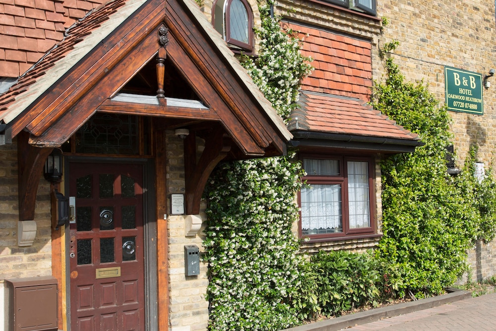 Oakwood B&B Heathrow view 2