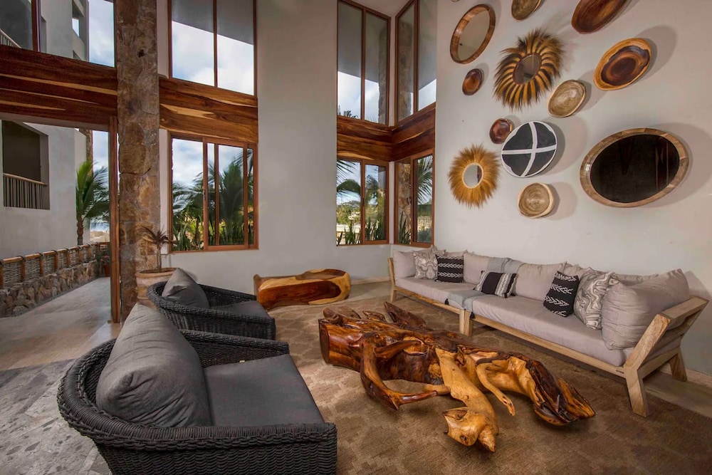 3BD Soleado Ocean Views Pool Resort Beach