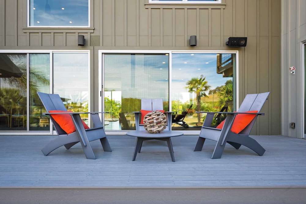 Coplan Vineyards by Avantstay 10-acre Estate w/ Pool, Spa, Bocce & Designer Interiors